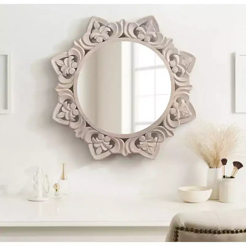 Miroir en bois sculpté